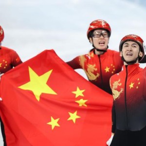 开云下载-中国短道速滑队扬威 冠军之师摘得北京冬奥会首金